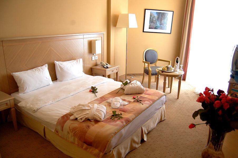 Agios Sergios Salamis Bay Conti Hotel חדר תמונה